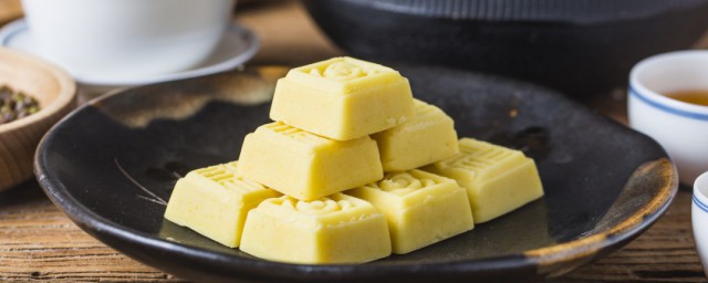 玫瑰绿豆糕怎样做 简单甜点玫瑰绿豆糕做法简介