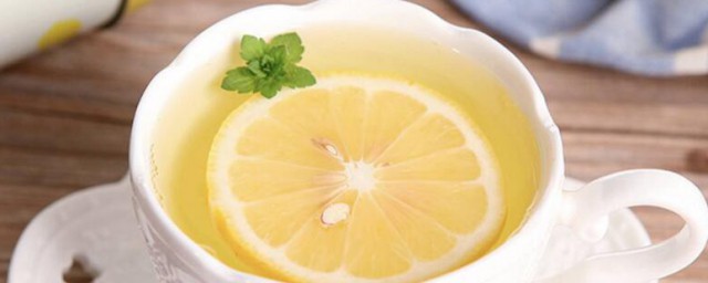 栀子花和柠檬片泡水的功效 栀子花和柠檬片泡水有什么功效
