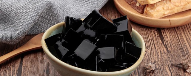 仙草粉是什么东西做的? 使用什么做的仙草粉