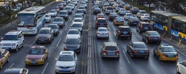 汽车水箱漏水的解决技巧 汽车水箱漏水怎样解决