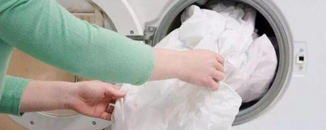 衣服洗了里面一坨一坨的怎样办? 衣服洗了里面一坨一坨的怎样解决
