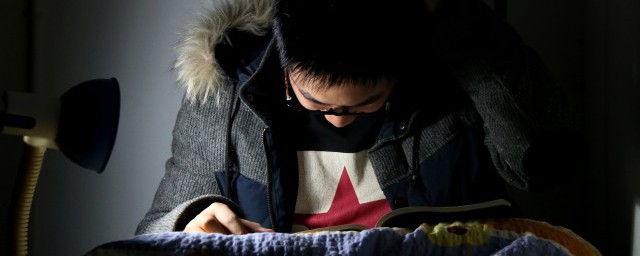 钠与水反应的化学方程式 钠与水反应会释放什么气体