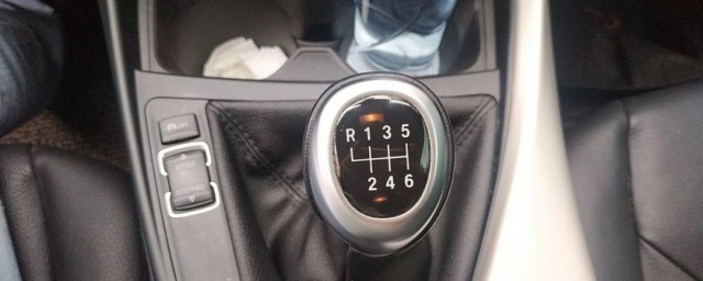 开手动挡技巧次序 怎样开手动挡汽车