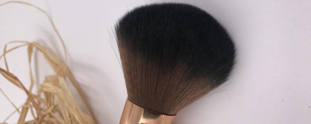 定妆刷的精确使用次序 定妆刷怎样用