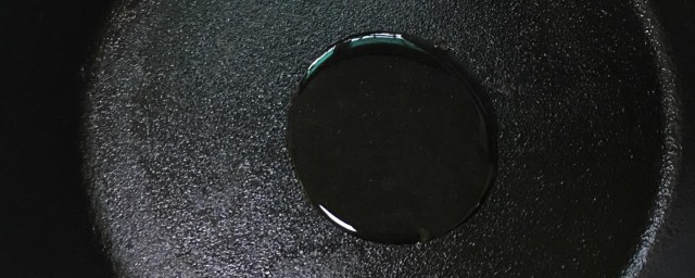 做锅贴的锅是什么锅 做锅贴的锅是锅贴锅