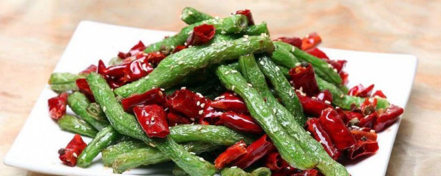 炒四季豆要不要焯水 炒四季豆要焯水吗