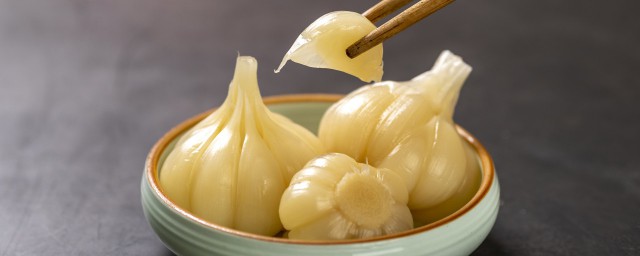 云南腌大蒜如何做 超级简单腌制大蒜的方式分享