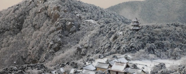 嵩山雪古诗 写嵩山雪的古诗