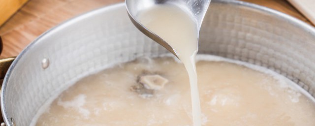 宝宝的炖汤怎样做 宝宝辅食骨头汤怎样做