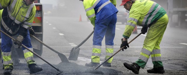 泥路行驶电瓶车方式 泥路行驶电瓶车的方法