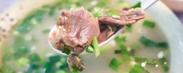 热羊肉汤的正确方法 热羊肉汤如何做