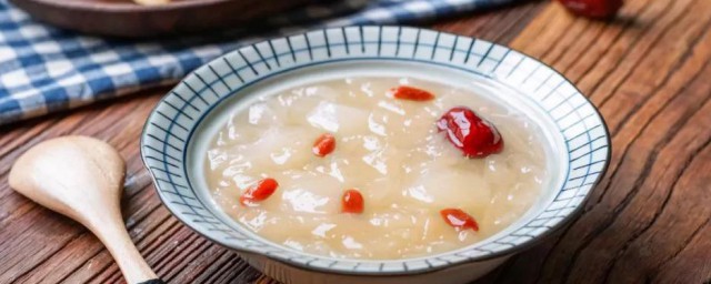 冰糖银耳羹 冰糖银耳羹的制作技巧