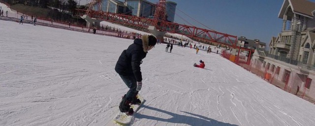 初学者滑雪的正确方法 初学者怎么滑雪