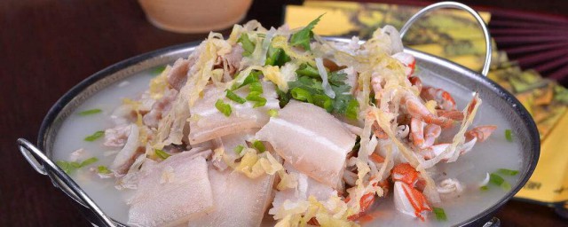 东北酸菜锅的做法 怎样做好吃的酸菜锅