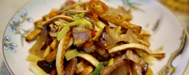 腊肉炒白干的做法 腊肉炒白干怎样做