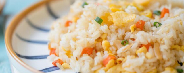 干贝鲜虾炒饭怎样做 干贝鲜虾炒饭的做法