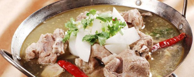 炖羊肉冷水下锅还是热水? 炖羊肉冷水下锅吗
