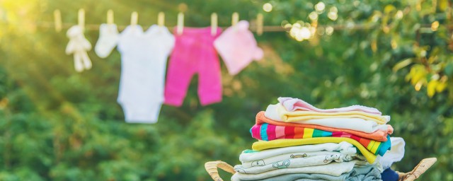 衣服染上颜料怎样洗掉妙招 怎样洗掉衣服的颜料