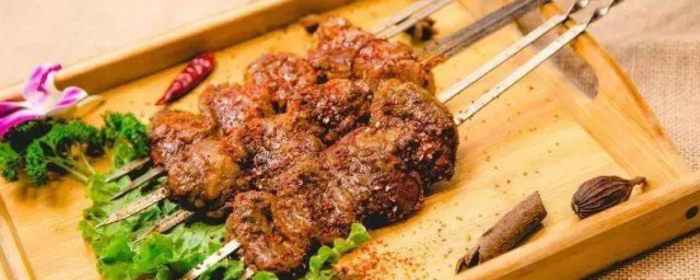炭烤小肉技巧 炭烤猪肉怎样做