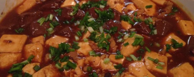 剁椒蒸鸭血豆腐教程 剁椒蒸鸭血豆腐做法