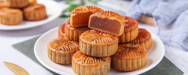 农村如何做月饼简单 家常自制最简单豆沙月饼的做法分享