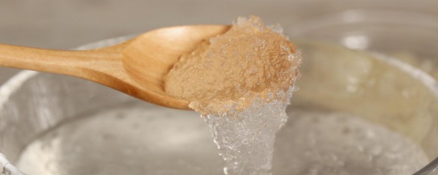 雪燕用冷水还是热水泡 泡雪燕要领