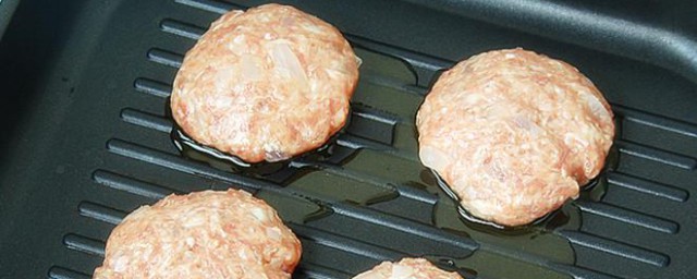 面粉如何做煎肉饼 煎肉饼做法介绍