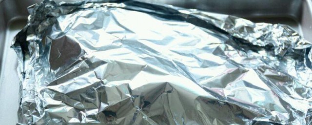 锡纸中间变灰怎样处理 锡纸中间变灰怎样处理