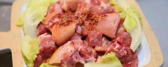 干煸乳猪肉的做法 如何做干煸乳猪肉