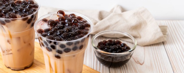 鲜奶茶如何做的 家常奶茶做法分享