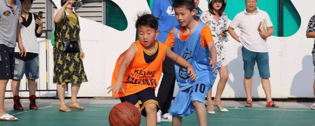 小学生篮球必学技巧 分享篮球技巧教程