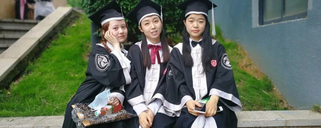 学士帽的精确戴法 怎样精确戴学士帽