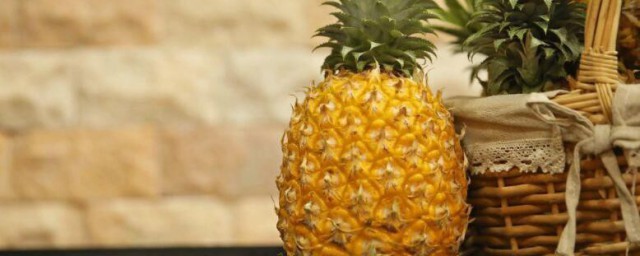 青菠萝要如何放黄 青菠萝要怎么放黄