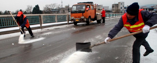 盐融化雪的原理 为什么盐可以融化雪