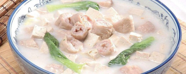 肥肠怎样做汤出来好吃 好吃的豌豆肥肠汤做法简介