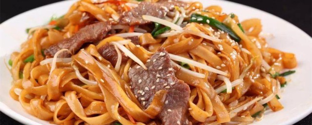 干的河粉炒之前要泡开还是要煮熟 制作炒河粉前怎样处理干河粉