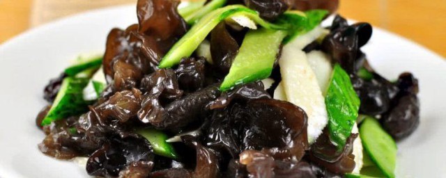 青凉木耳炒黄瓜 青凉木耳炒黄瓜做法简单介绍