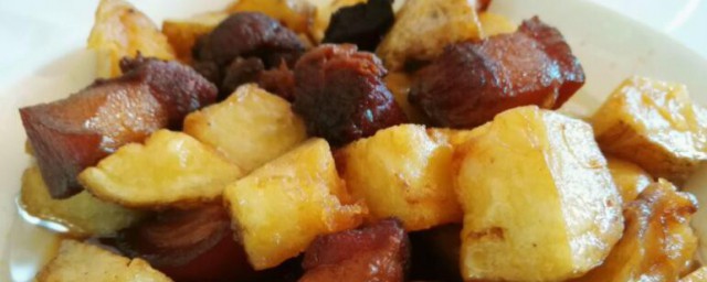 土豆焖回锅肉的做法 土豆焖回锅肉怎样做好吃