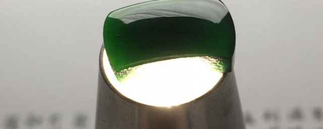 怎样挑选墨翠戒面 选购墨翠戒面的妙招