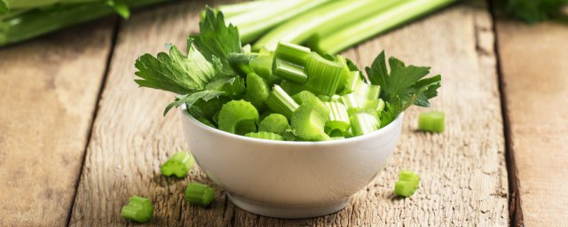 芹菜如何做晚饭 芹菜怎么做晚饭