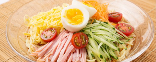 只有黄瓜火腿怎样做炒饭 黄瓜炒火腿肠的家常做法分享