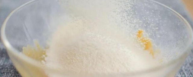 糖霜和细砂糖的区别 糖霜和细砂糖的区别有什么