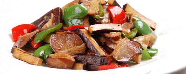 怎样做腊肉炒白干 制作腊肉炒白干的技巧