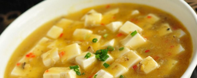 蟹黄豆腐煲的做法 蟹黄豆腐煲的做法次序