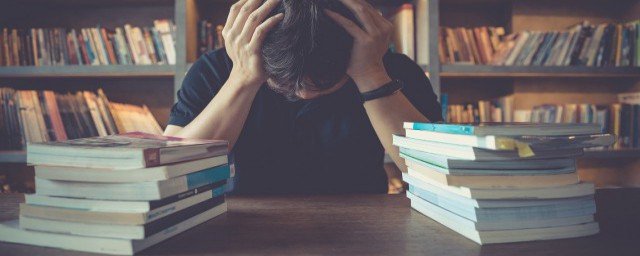 从此春秋两不沾风月不相关什么意思 该句出自何处