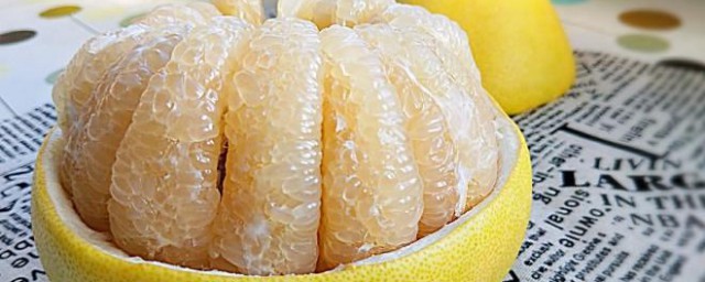 柚怎样剥完整 柚子剥完整果肉的技巧简介