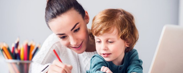 幼儿园老师的温馨寄语咋写 幼儿园老师的温馨寄语