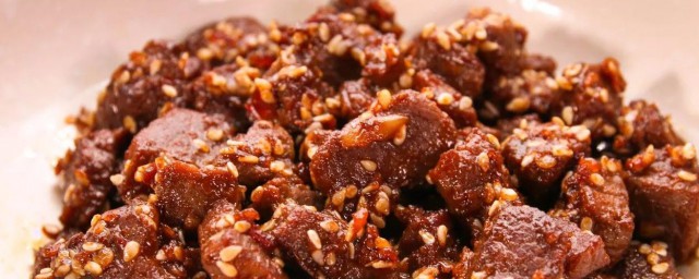 油炸辣牛肉怎样做才好吃 油炸辣牛肉的做法