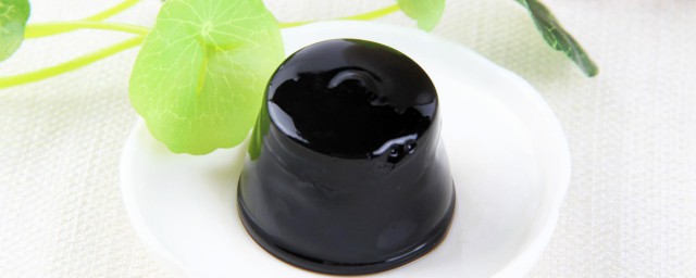 怎样做龟苓膏果冻 制作龟苓膏果冻的技巧