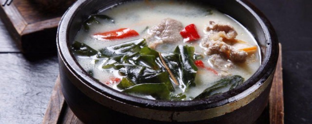 酸菜炖豆腐海带汤怎么做 酸菜炖豆腐海带汤做法介绍